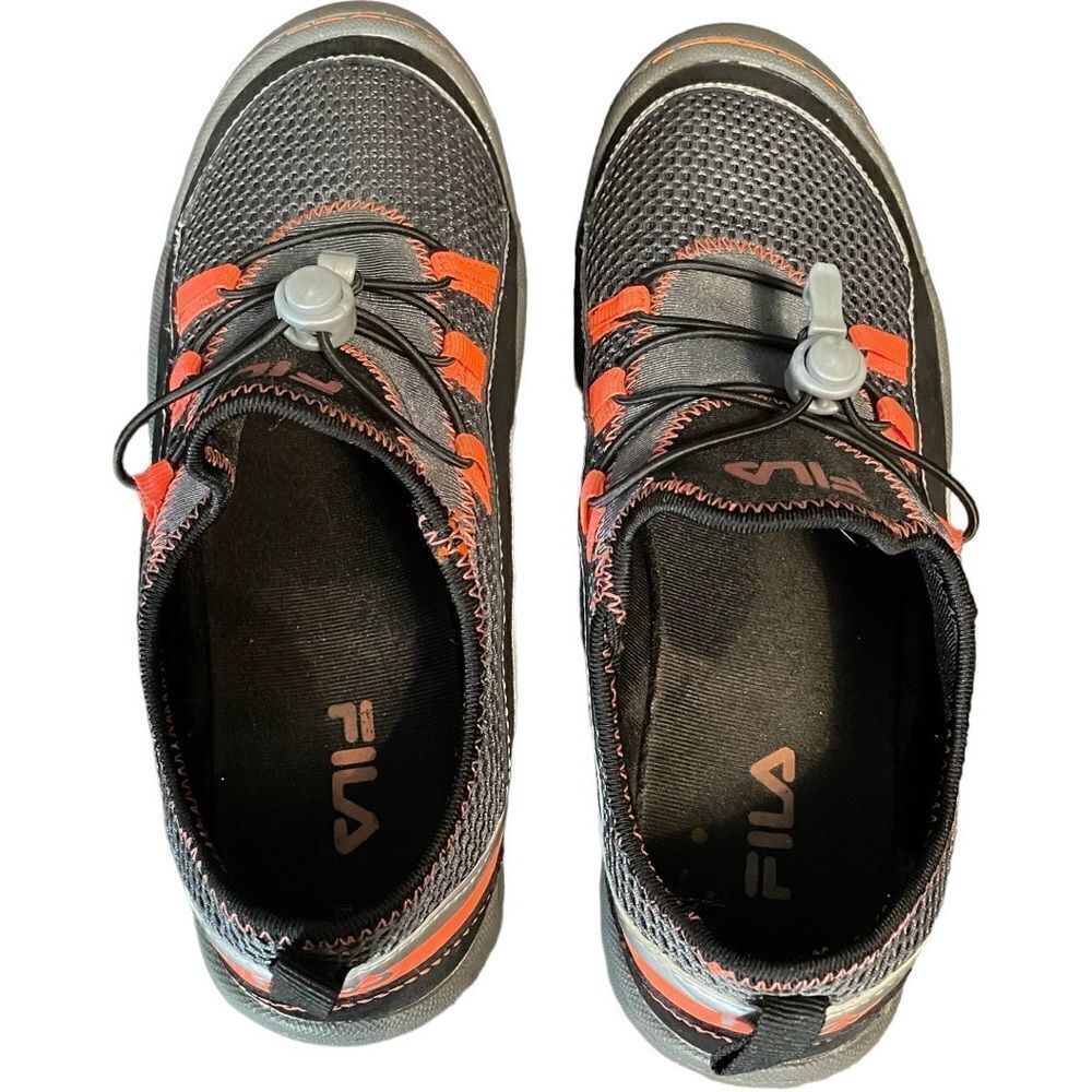 Fila Women Sneaker. 7.5